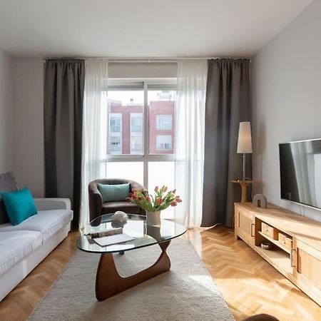 Vivienda Con Zona De Trabajo, Piscina Y Parking Apartman Madrid Kültér fotó